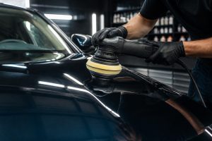 Polisseuse voiture : quelle choisir pour un éclat parfait ?